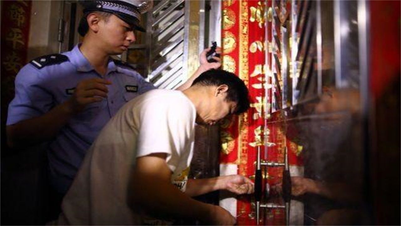 池州请开锁师傅开了锁后，师傅